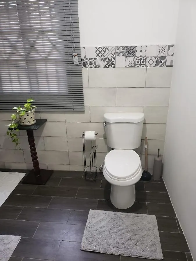 Guest house Hill Retreat - Kingston Hotel Jamaica
