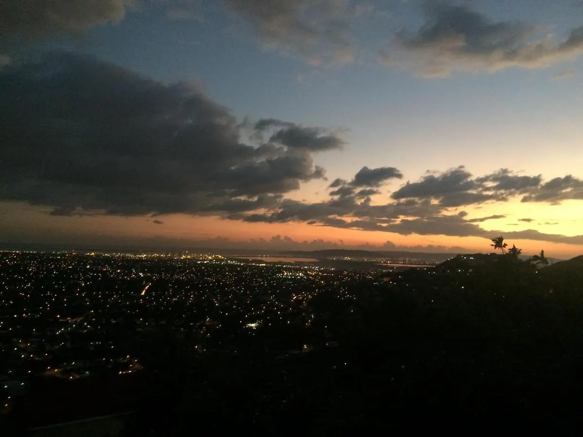 Hill Retreat - Kingston Hotel