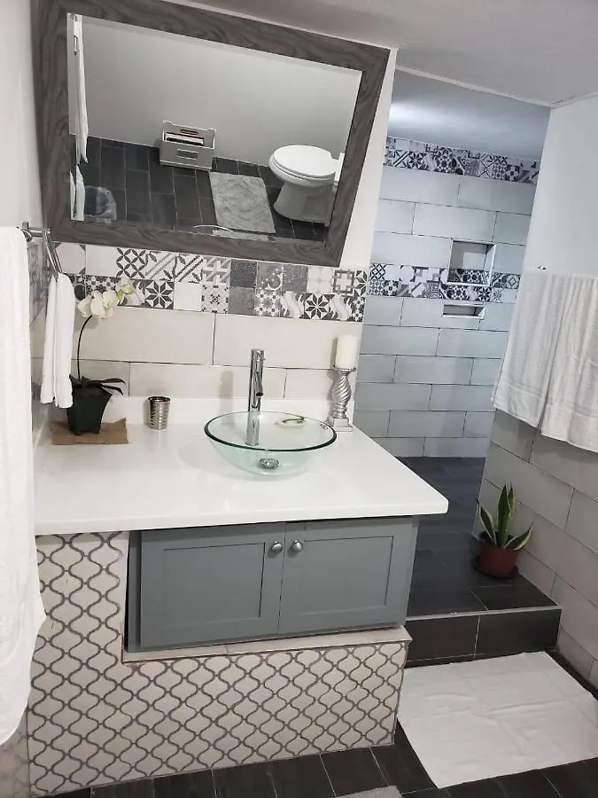Hill Retreat - Kingston Hotel Jamaica